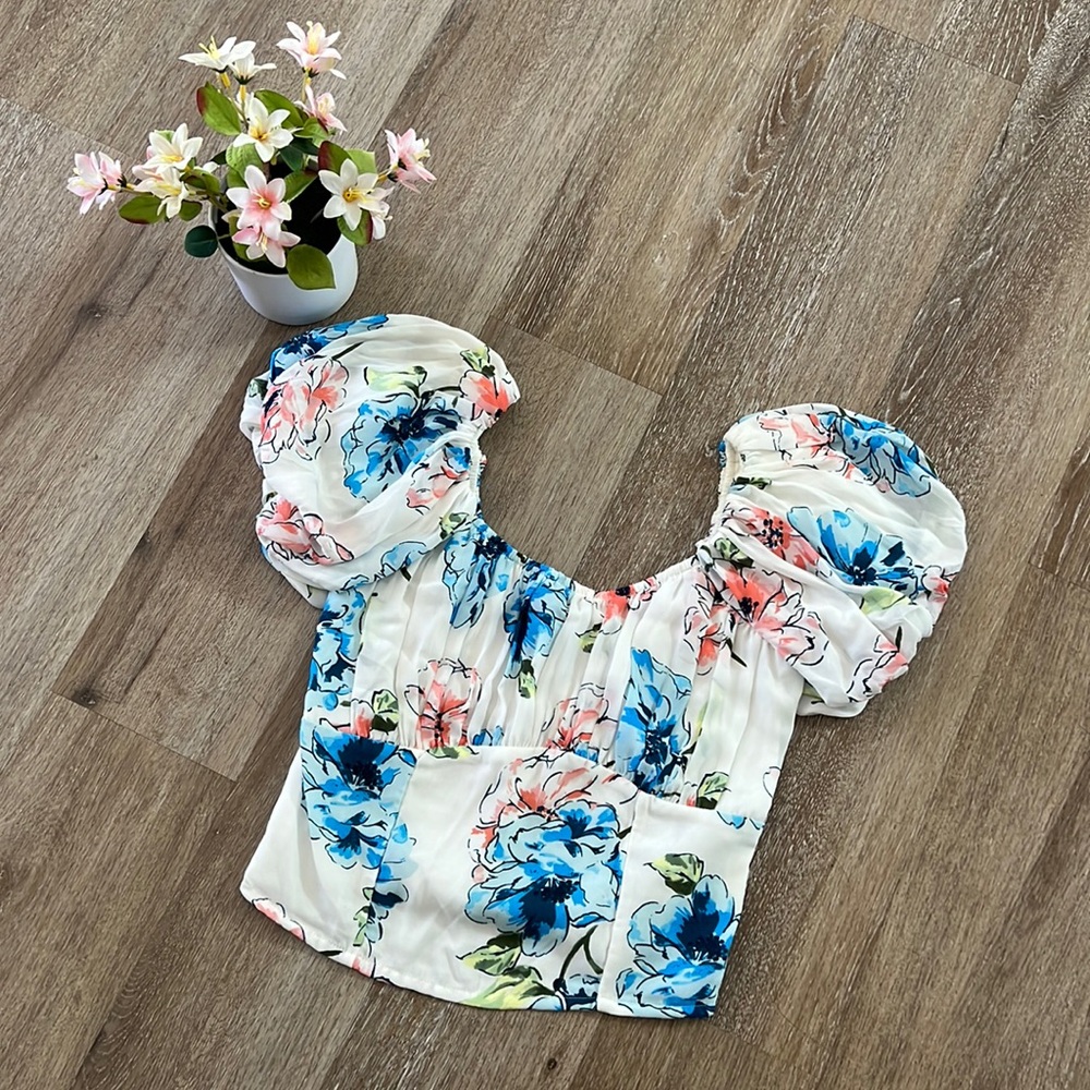 Abercrombie & Fitch Floral Cropped Top Size Small